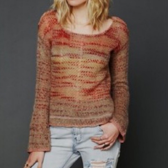 FREE PEOPLE light sweater. - Picture 1 of 7